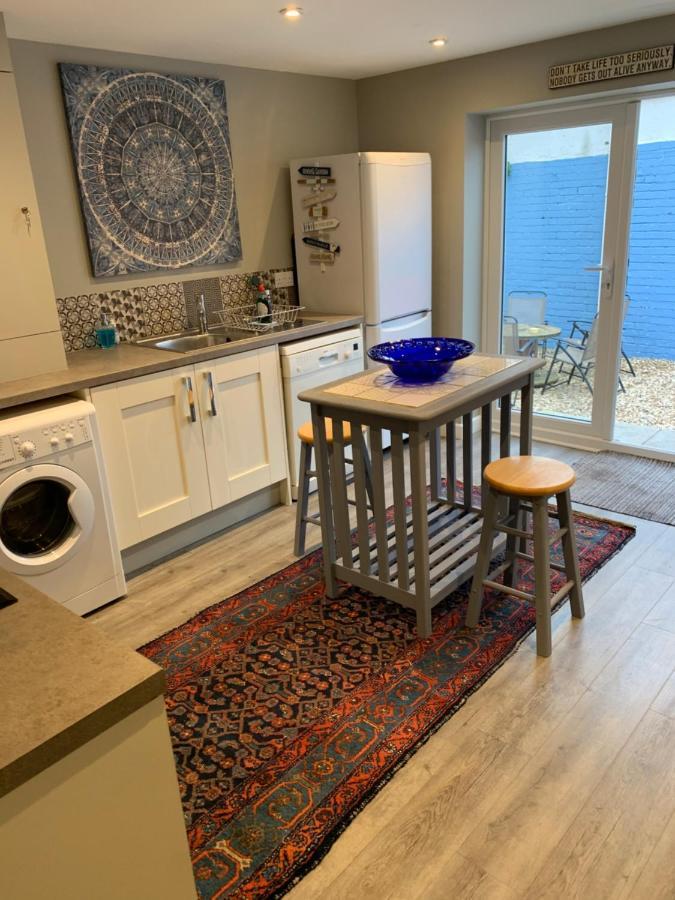 Time Out Apartment Ексмут Екстериор снимка